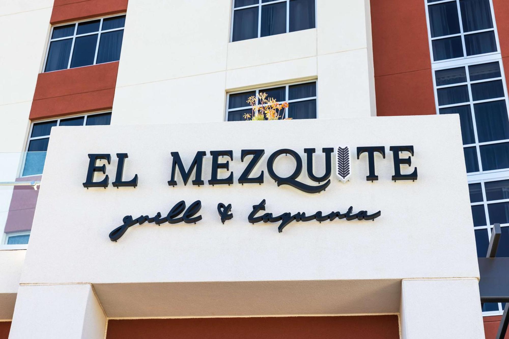 Doubletree By Hilton Tucson Downtown Convention Center Hotel Exterior foto