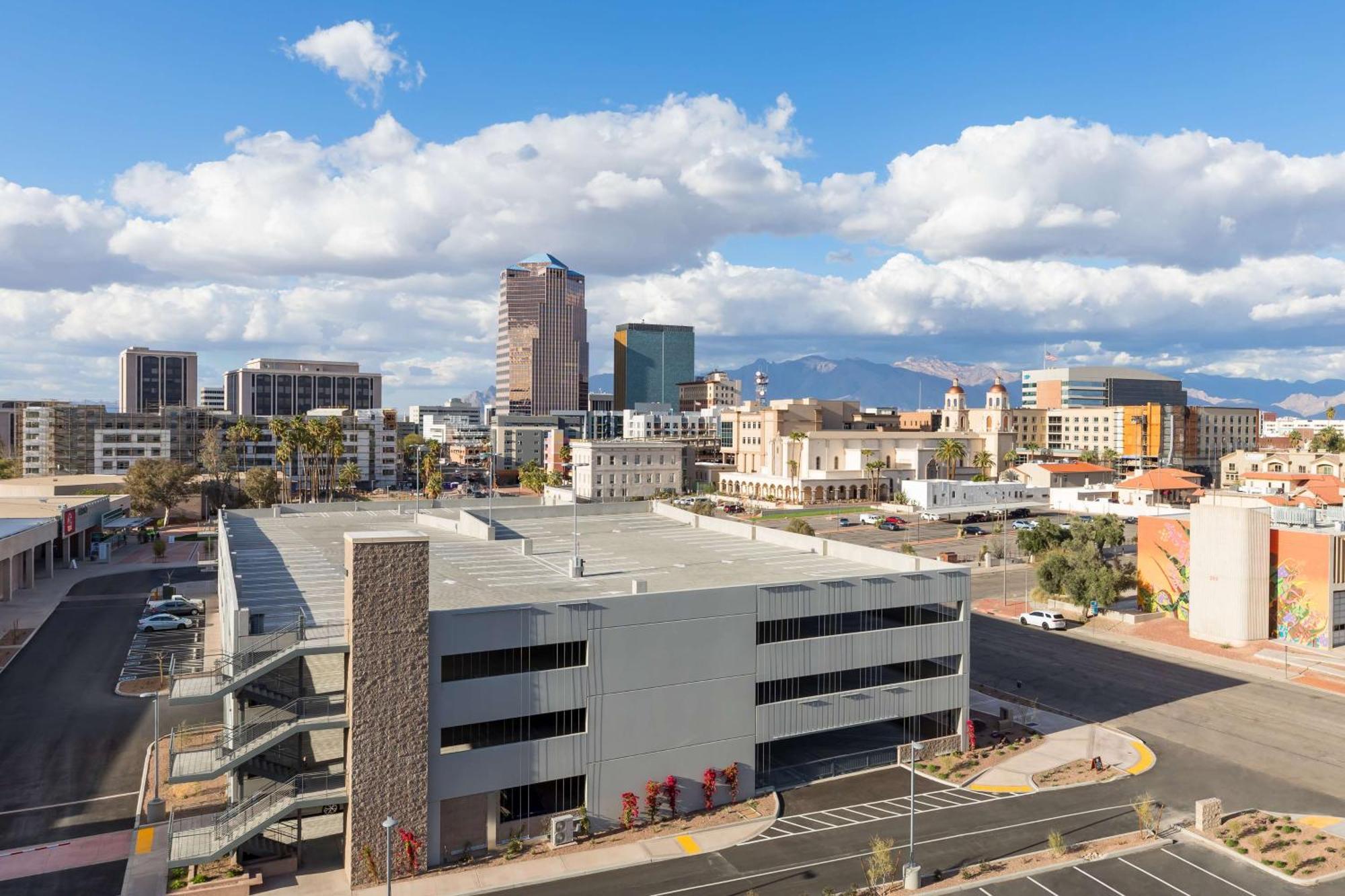 Doubletree By Hilton Tucson Downtown Convention Center Hotel Exterior foto